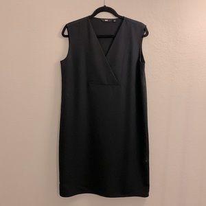 Uniqlo V Neck Drape Black Midi Dress Size M